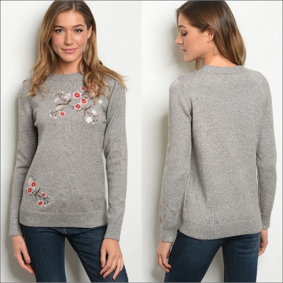 Tops - 🖤Gray Sweater with Embroidered Flowers